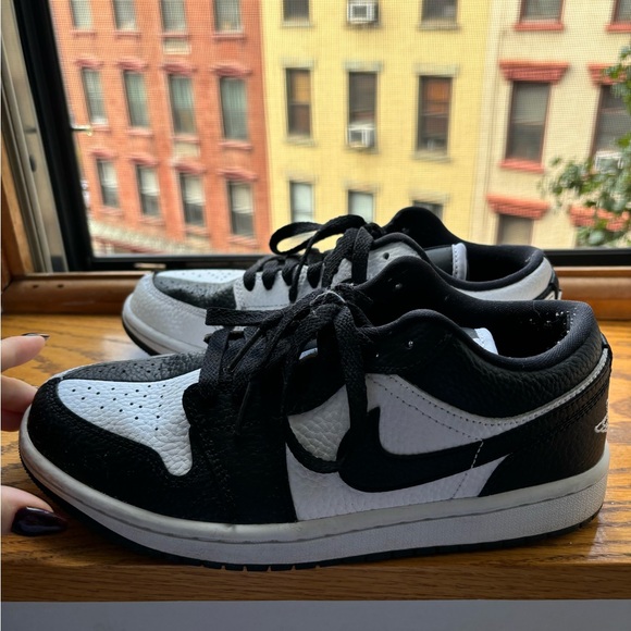 Air Jordan 1 Low SE Split Homage (Women's) - Picture 8 of 9